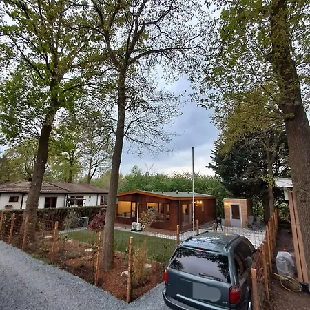 2 Tot 6 Persoons Natuurhuisje Volledig Omheind En Helemaal Gerenoveerd In Het Bos Op De Veluwe In شاليه *