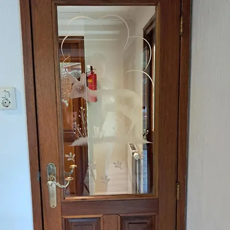 شاليه 2 Tot 6 Persoons Natuurhuisje Volledig Omheind En Helemaal Gerenoveerd In Het Bos Op De Veluwe In