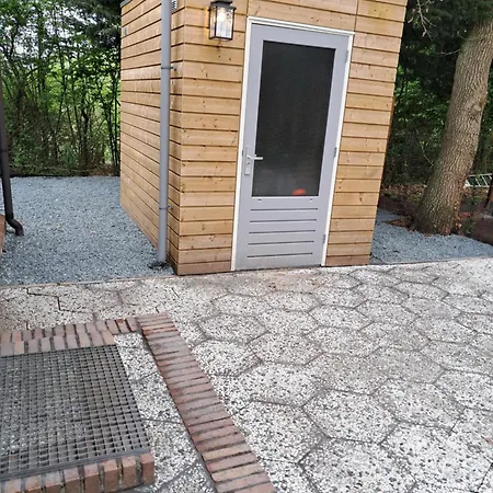 2 Tot 6 Persoons Natuurhuisje Volledig Omheind En Helemaal Gerenoveerd In Het Bos Op De Veluwe In