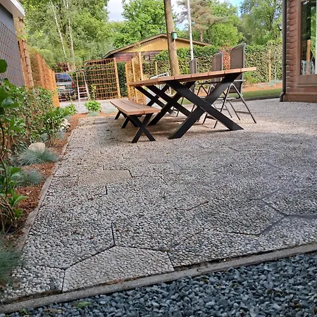 2 Tot 6 Persoons Natuurhuisje Volledig Omheind En Helemaal Gerenoveerd In Het Bos Op De Veluwe In *