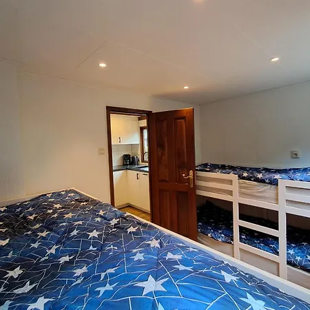 2 Tot 6 Persoons Natuurhuisje Volledig Omheind En Helemaal Gerenoveerd In Het Bos Op De Veluwe In Chalet