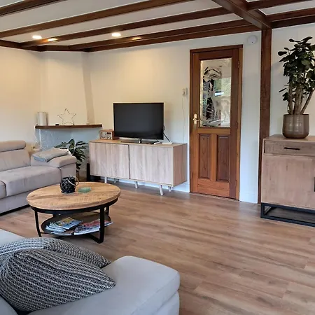 2 Tot 6 Persoons Natuurhuisje Volledig Omheind En Helemaal Gerenoveerd In Het Bos Op De Veluwe In Chalet Voorthuizen