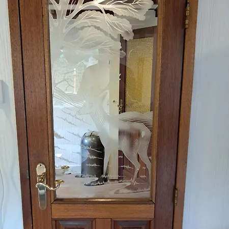 Chalet 2 Tot 6 Persoons Natuurhuisje Volledig Omheind En Helemaal Gerenoveerd In Het Bos Op De Veluwe In *