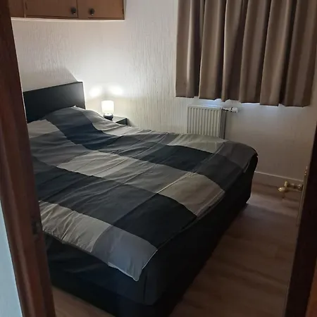 Chalet 2 Tot 6 Persoons Natuurhuisje Volledig Omheind En Helemaal Gerenoveerd In Het Bos Op De Veluwe In *